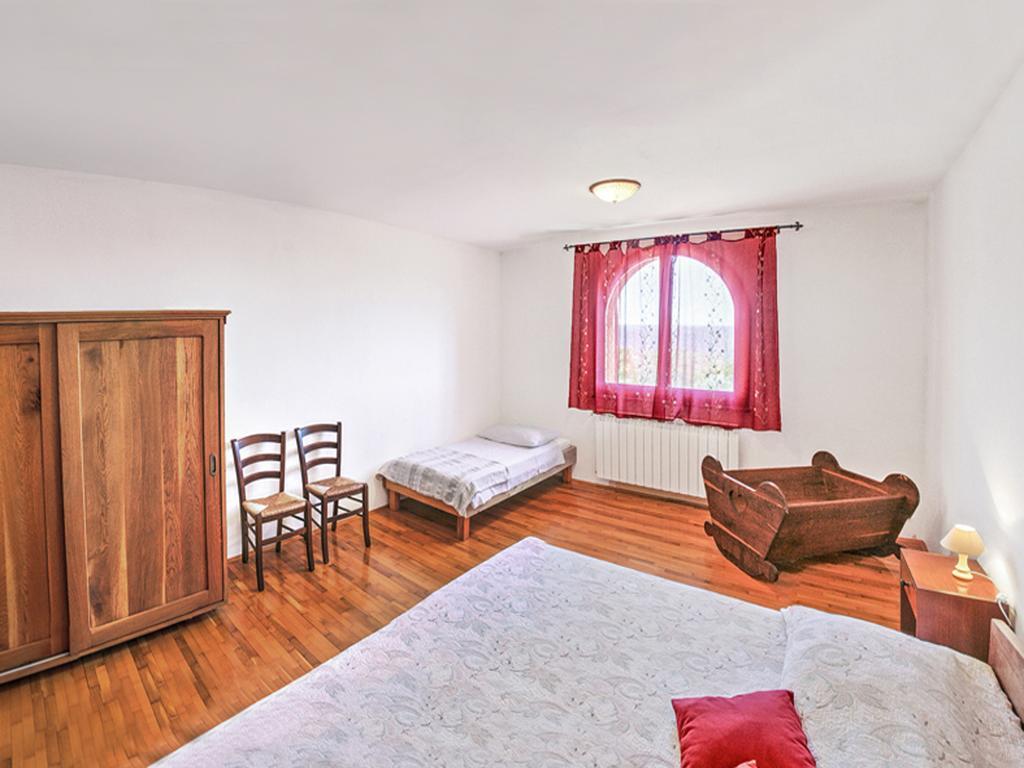 Apartment Agroturizam Radesic Buje Exterior photo